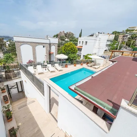 Ilya 1 Apartahotel 4*
