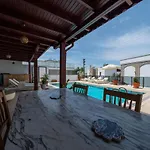 Ilya 1 Lejlighedshotel
