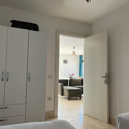 Apartmanhotel Ilya 1 *
