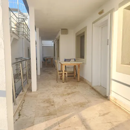 Ξενοδοχείο με διαμερίσματα Ilya 1 4*