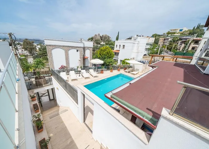 Ilya 1 Aparthotel 4*